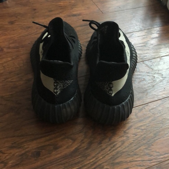 Oreo 350’s size 11 - Picture 2 of 3